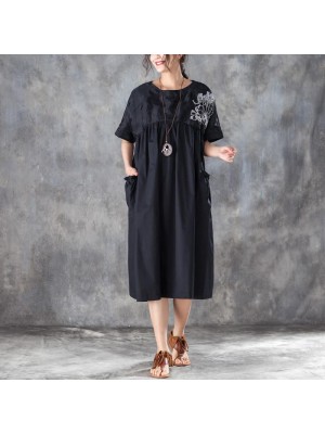 Elegant long cotton dresses Loose fitting Loose Short Sleeve Round Neck Black Pleated Dress